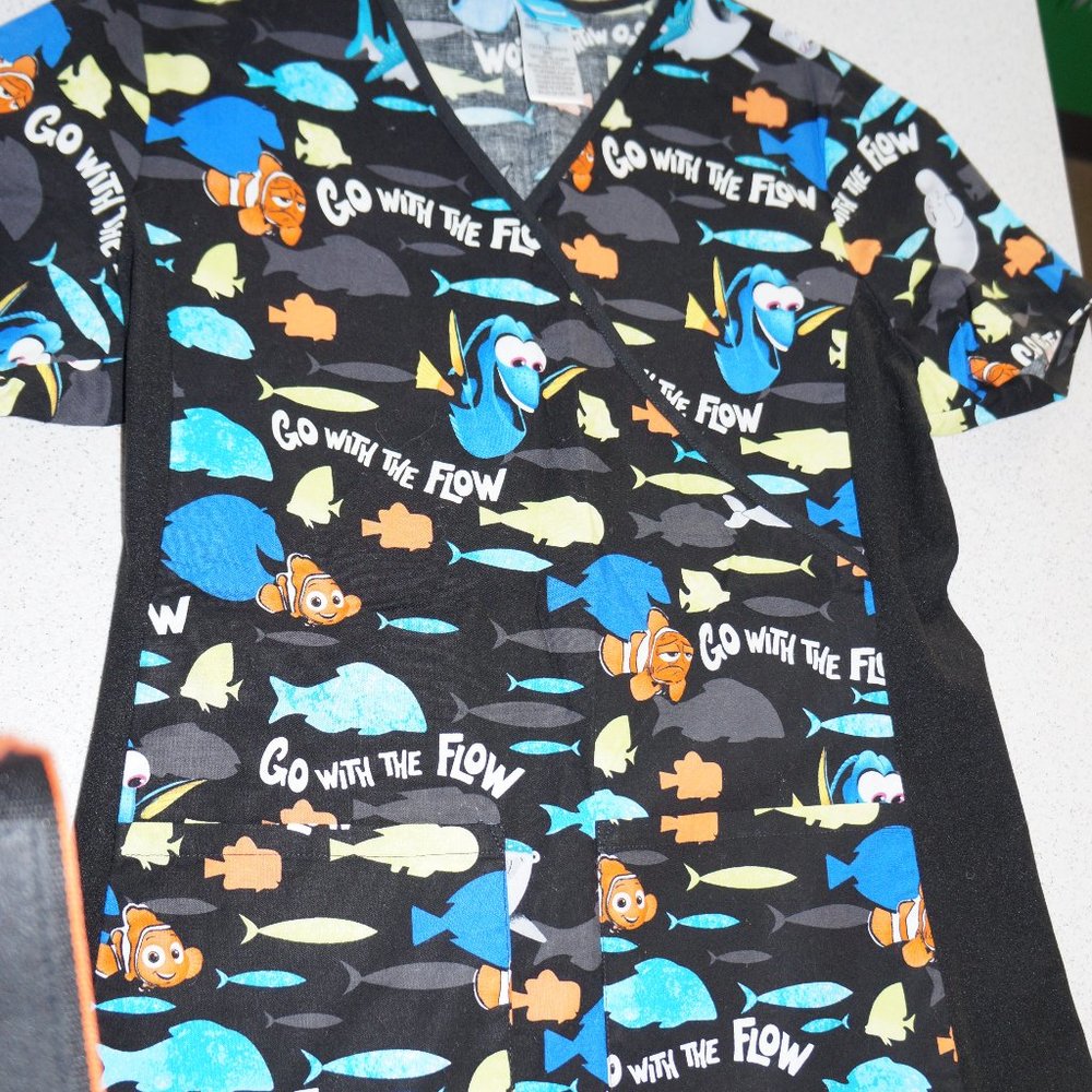 Disney Pixar "Finding Dory" Women's Scrub Top